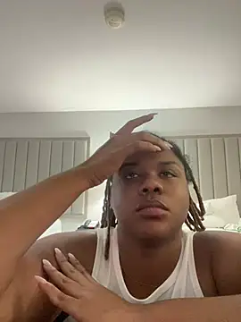 Snapshot of HEARTBREAKBRE chatting on July 2026 10:23:02 PM HEARTBREAKBRE online show from July 2026 10:23:02 PM