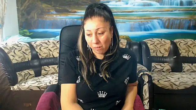 MoistMady online show from November 2025 06:56:02 AM