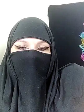 evelyn  salah online show from October 2025 11:04:02 PM