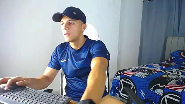 Snapshot of DavidAngell7 chatting on December 2024 04:09:02 AM DavidAngell7 online show from December 2024 04:09:02 AM