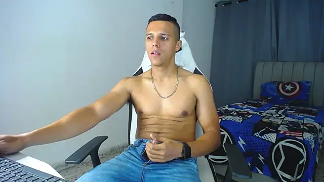 Snapshot of DavidAngell7 chatting on February 2025 05:30:01 AM DavidAngell7 online show from February 2025 05:30:01 AM