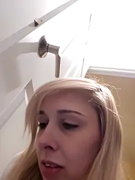 AmethystFoxx online show from December 2025 10:50:01 PM