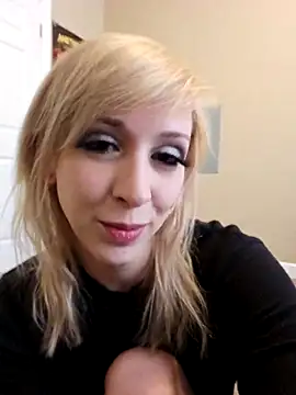 AmethystFoxx online show from April 2026 05:21:01 PM