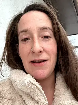 Mini And The Bear online show from February 2026 09:55:01 PM