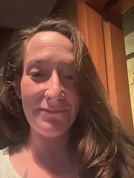 Mini And The Bear online show from April 2026 04:57:02 PM