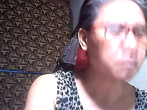 sweetsosie18 online show from May 2026 04:14:01 PM