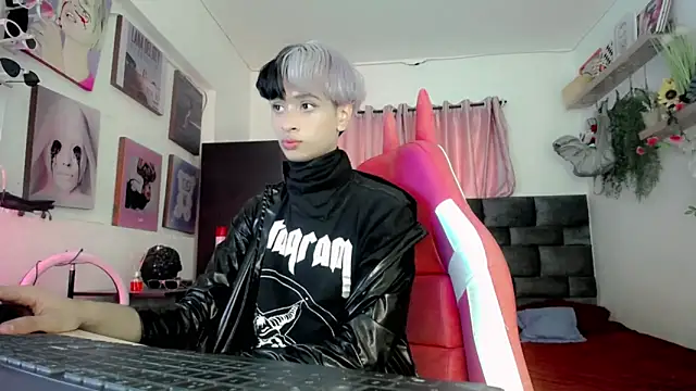 Snapshot of Sweet_Jack1 chatting on February 2025 09:41:02 PM Sweet Jack1 online show from February 2025 09:41:02 PM