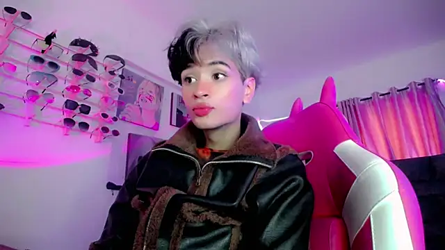 Snapshot of Sweet_Jack1 chatting on February 2025 06:44:01 PM Sweet Jack1 online show from February 2025 06:44:01 PM