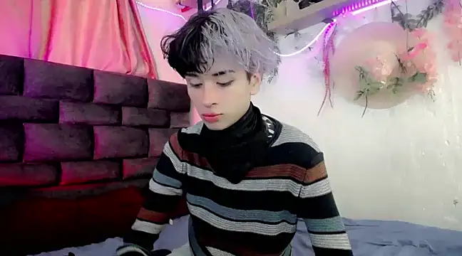 Snapshot of Sweet_Jack1 chatting on March 2025 08:44:02 PM Sweet Jack1 online show from March 2025 08:44:02 PM