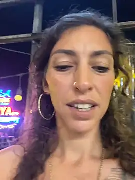 Snapshot of amanilouve chatting on February 2025 04:24:02 PM amanilouve online show from February 2025 04:24:02 PM