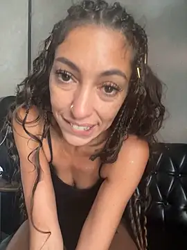 Snapshot of amanilouve chatting on March 2025 03:52:01 AM amanilouve online show from March 2025 03:52:01 AM