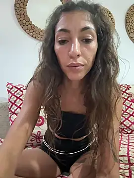 Snapshot of amanilouve chatting on September 2025 04:28:01 PM amanilouve online show from September 2025 04:28:01 PM