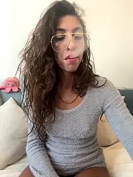 Snapshot of amanilouve chatting on October 2025 09:34:02 AM amanilouve online show from October 2025 09:34:02 AM