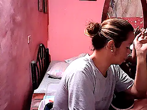 Snapshot of yummy_21xxx chatting on February 2025 02:13:02 PM yummy 21xxx online show from February 2025 02:13:02 PM