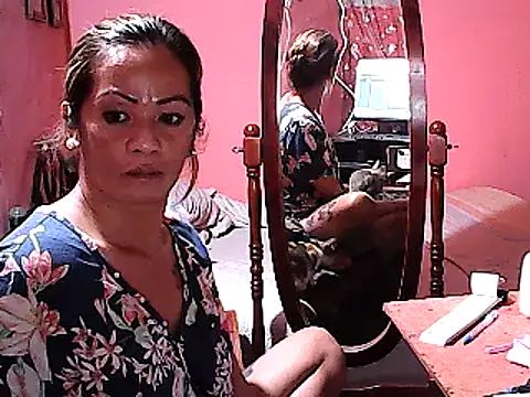 Snapshot of yummy_21xxx chatting on February 2025 02:40:01 PM yummy 21xxx online show from February 2025 02:40:01 PM