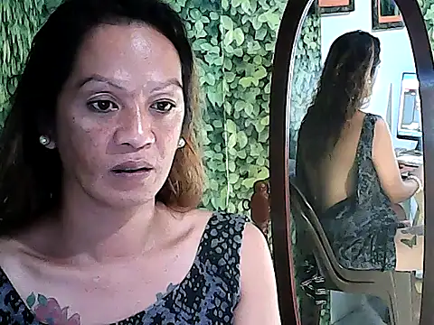 Snapshot of yummy_21xxx chatting on October 2025 12:28:01 PM yummy 21xxx online show from October 2025 12:28:01 PM