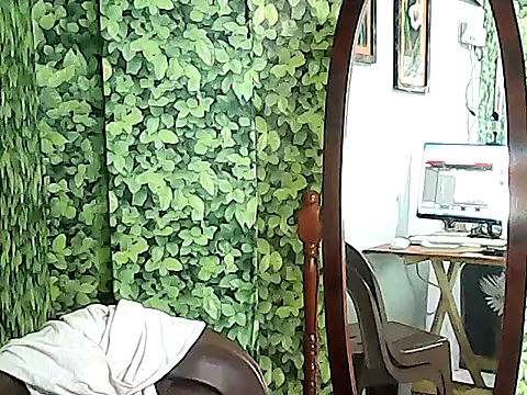 Snapshot of yummy_21xxx chatting on October 2025 12:33:02 AM yummy 21xxx online show from October 2025 12:33:02 AM