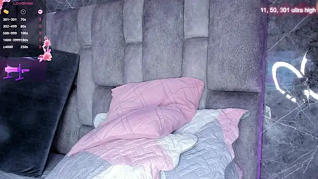 Snapshot of emily_fox1 chatting on November 2025 12:04:02 PM emily fox1 online show from November 2025 12:04:02 PM