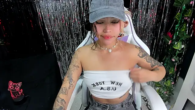 Snapshot of katalina_garcia chatting on October 2025 12:41:02 AM katalina garcia online show from October 2025 12:41:02 AM