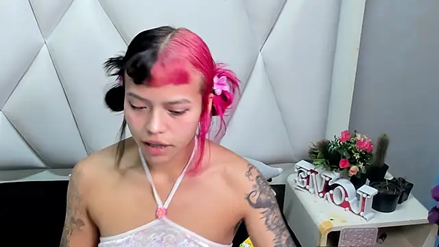 Snapshot of katalina_garcia chatting on November 2025 11:04:02 PM katalina garcia online show from November 2025 11:04:02 PM