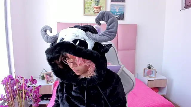 katalina garcia online show from February 2026 03:38:02 PM