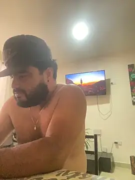 Snapshot of MichaelBear_ chatting on December 2025 06:25:02 PM MichaelBear online show from December 2025 06:25:02 PM