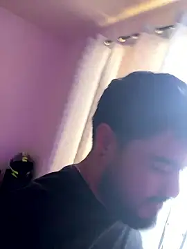 Snapshot of MichaelBear_ chatting on January 2026 07:06:01 PM MichaelBear online show from January 2026 07:06:01 PM