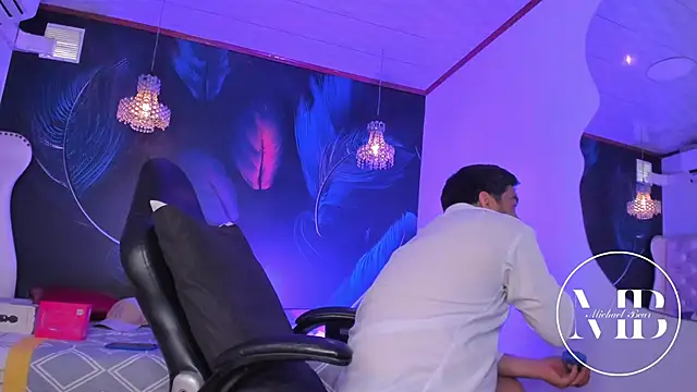 Snapshot of MichaelBear_ chatting on January 2026 06:46:01 PM MichaelBear online show from January 2026 06:46:01 PM