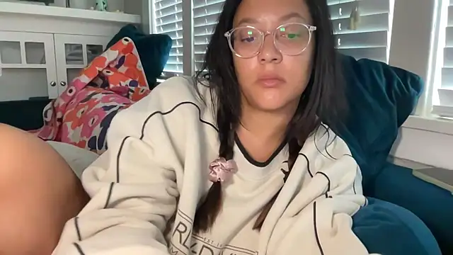 dreamyriri online show from May 2026 02:14:01 PM