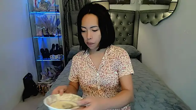 reighnempress online show from December 2025 02:50:02 AM