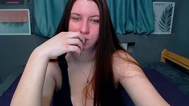 Snapshot of LiyaSilve chatting on January 2025 03:05:02 AM LiyaSilve online show from January 2025 03:05:02 AM