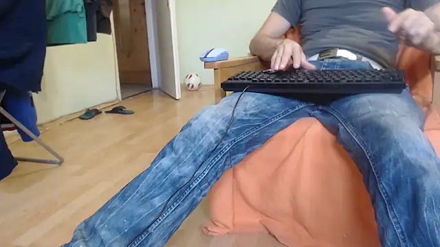 Snapshot of VASKOS178 chatting on December 2025 11:04:02 AM VASKOS178 online show from December 2025 11:04:02 AM