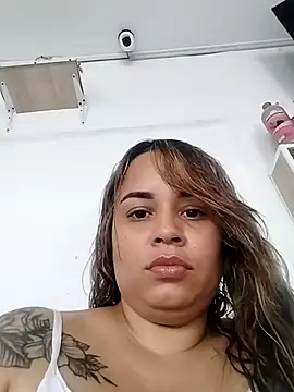 Snapshot of LINDAHALLS chatting on July 2026 04:02:01 PM LINDAHALLS online show from July 2026 04:02:01 PM