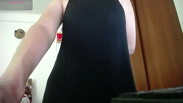 Moon lunita online show from February 2026 07:18:01 PM