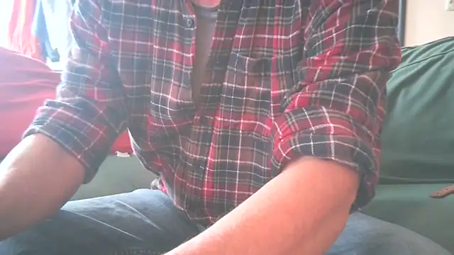 Snapshot of GorgeousMarketer chatting on September 2025 02:08:01 PM GorgeousMarketer online show from September 2025 02:08:01 PM