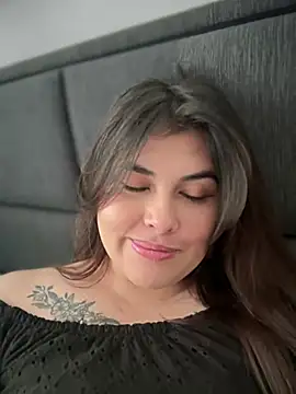 Alyaa s online show from January 2025 06:54:01 PM