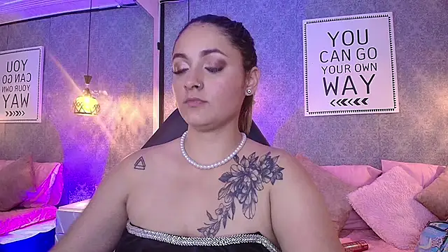 Emiily W online show from February 2025 01:43:01 PM