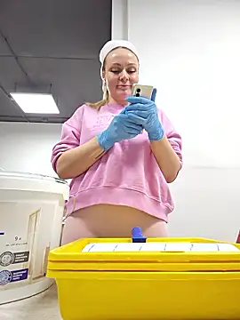 Snapshot of Bondgirl_013 chatting on January 2026 03:16:02 PM Bondgirl 013 online show from January 2026 03:16:02 PM