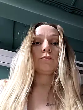 Snapshot of Bondgirl_013 chatting on March 2026 05:16:01 PM Bondgirl 013 online show from March 2026 05:16:01 PM