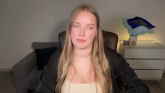 Snapshot of EvaMaddison chatting on June 2026 07:46:01 PM EvaMaddison online show from June 2026 07:46:01 PM