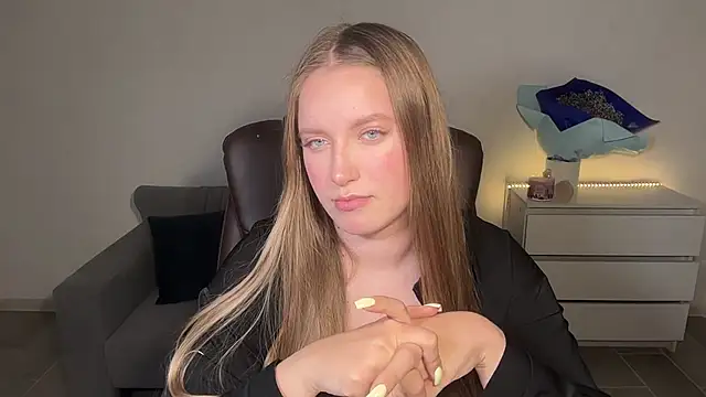 Snapshot of EvaMaddison chatting on June 2026 09:08:02 PM EvaMaddison online show from June 2026 09:08:02 PM