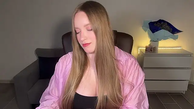 Snapshot of EvaMaddison chatting on July 2026 10:13:01 PM EvaMaddison online show from July 2026 10:13:01 PM