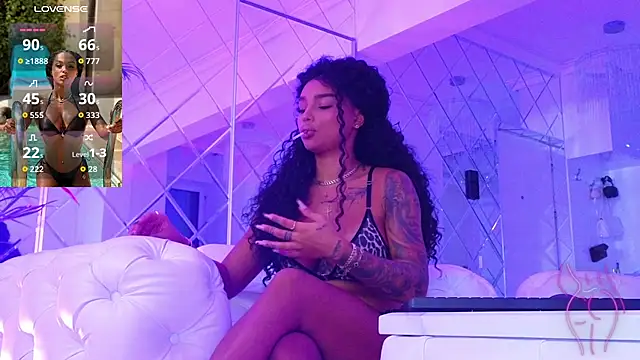 Snapshot of KimiBrown chatting on November 2025 10:15:01 AM KimiBrown online show from November 2025 10:15:01 AM