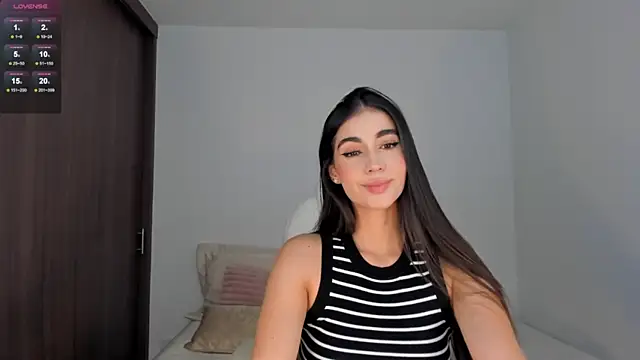 Snapshot of RebeccaBaxter chatting on December 2024 02:20:02 AM RebeccaBaxter online show from December 2024 02:20:02 AM