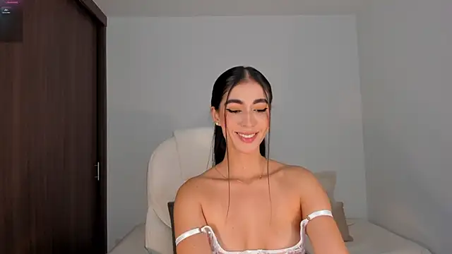 Snapshot of RebeccaBaxter chatting on January 2025 01:44:01 AM RebeccaBaxter online show from January 2025 01:44:01 AM