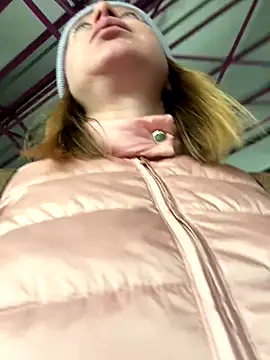 BrookeEvans online show from October 2025 07:01:02 PM