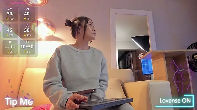 bonie lov online show from February 2026 10:30:02 PM