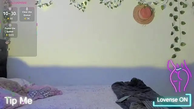 bonie lov online show from April 2026 01:39:01 AM