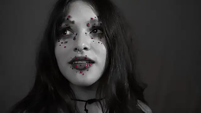 Snapshot of HannaMoom chatting on October 2025 11:32:02 PM HannaMoom online show from October 2025 11:32:02 PM