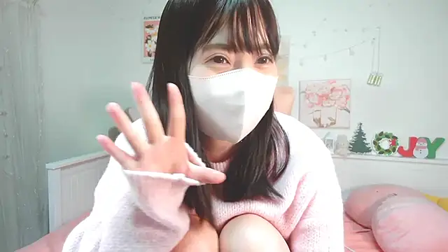 Snapshot of MOMO_ROSE chatting on December 2024 12:06:01 PM MOMO ROSE online show from December 2024 12:06:01 PM